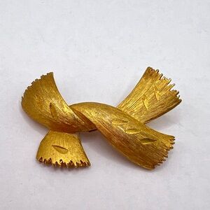 Vintage JJ (Jonette) Gold Tone Bow Brooch Pin